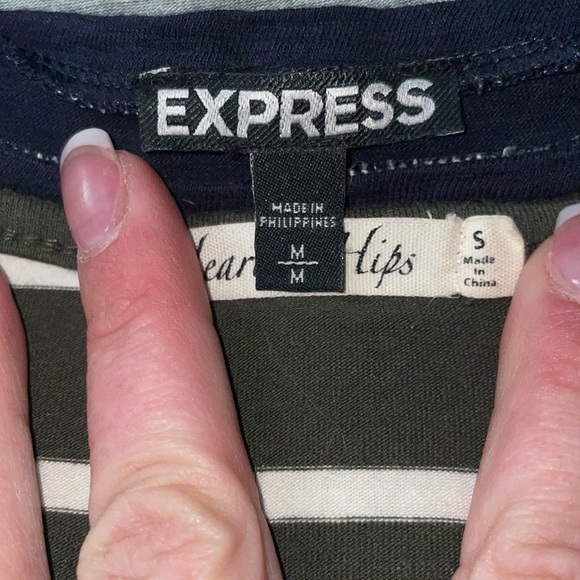 Bundle of three tunics, 2 striped and 1 marbled green. Size Medium - Picture 2 of 6